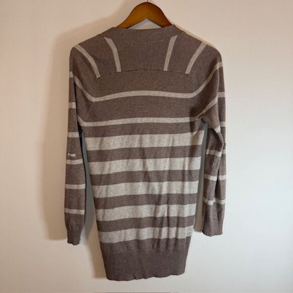 GAP Sz M Tan Brown CashSoft Cardigan Sweater Oversized Boyfriend Button Down - Picture 2 of 8